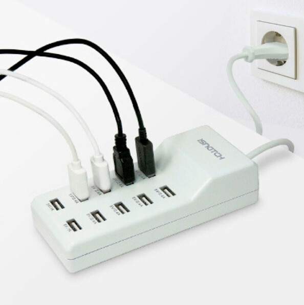 Caricatore USB 10 Porte 50W: potenza e organizzazione